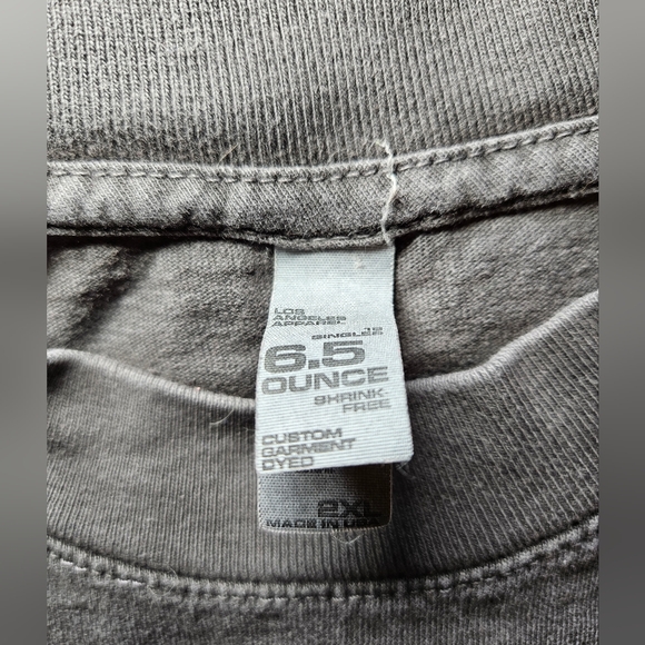 2XL Womens Gray T-Shirt with Heart Graphic, Los Angeles Apparel - Used - Picture 5 of 5